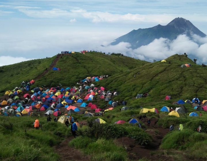 Yogyakarta hiking Merbabu camping