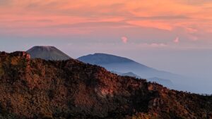 mount sumbing tours