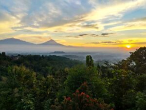 borobudur sunrise from setumbu hill and prambanan temple tour