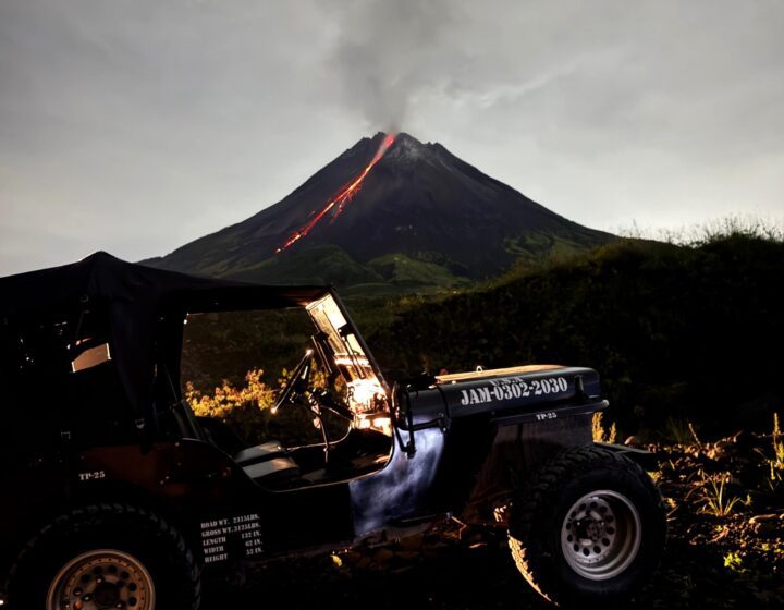 merapi volcano lava night tour by 4wd jeep