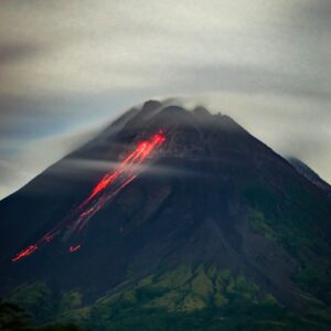 merapi volcano lava night tour by 4wd jeep