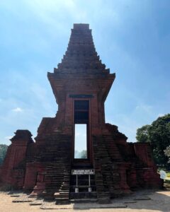 trowulan archaeological site tour from surabaya