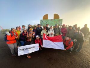 2d mount merbabu hiking tour via suwanting route